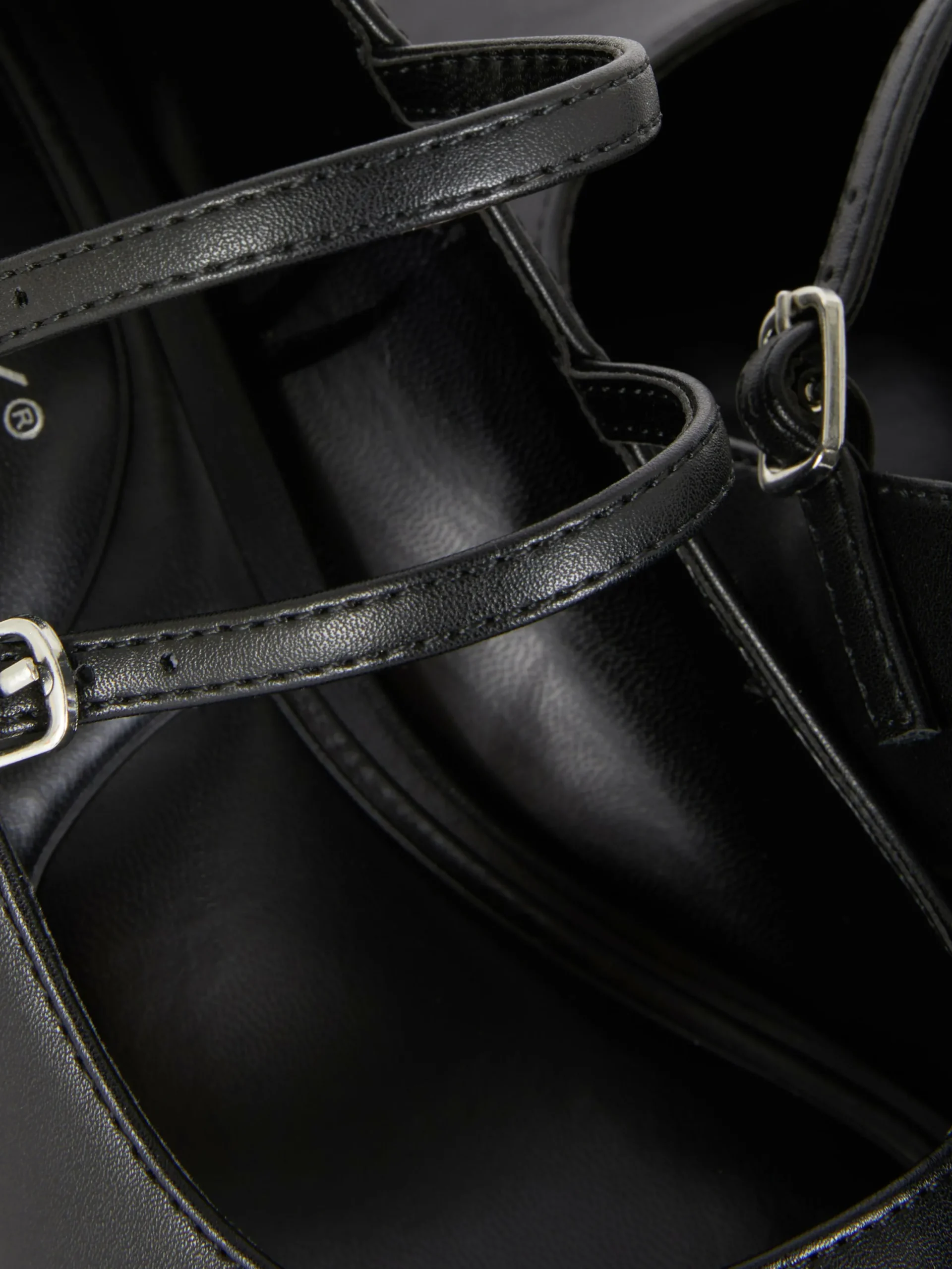 Vêtements Gothiques|Chaussures À Talons|Primark Babies En Simili Cuir à Talons Noir