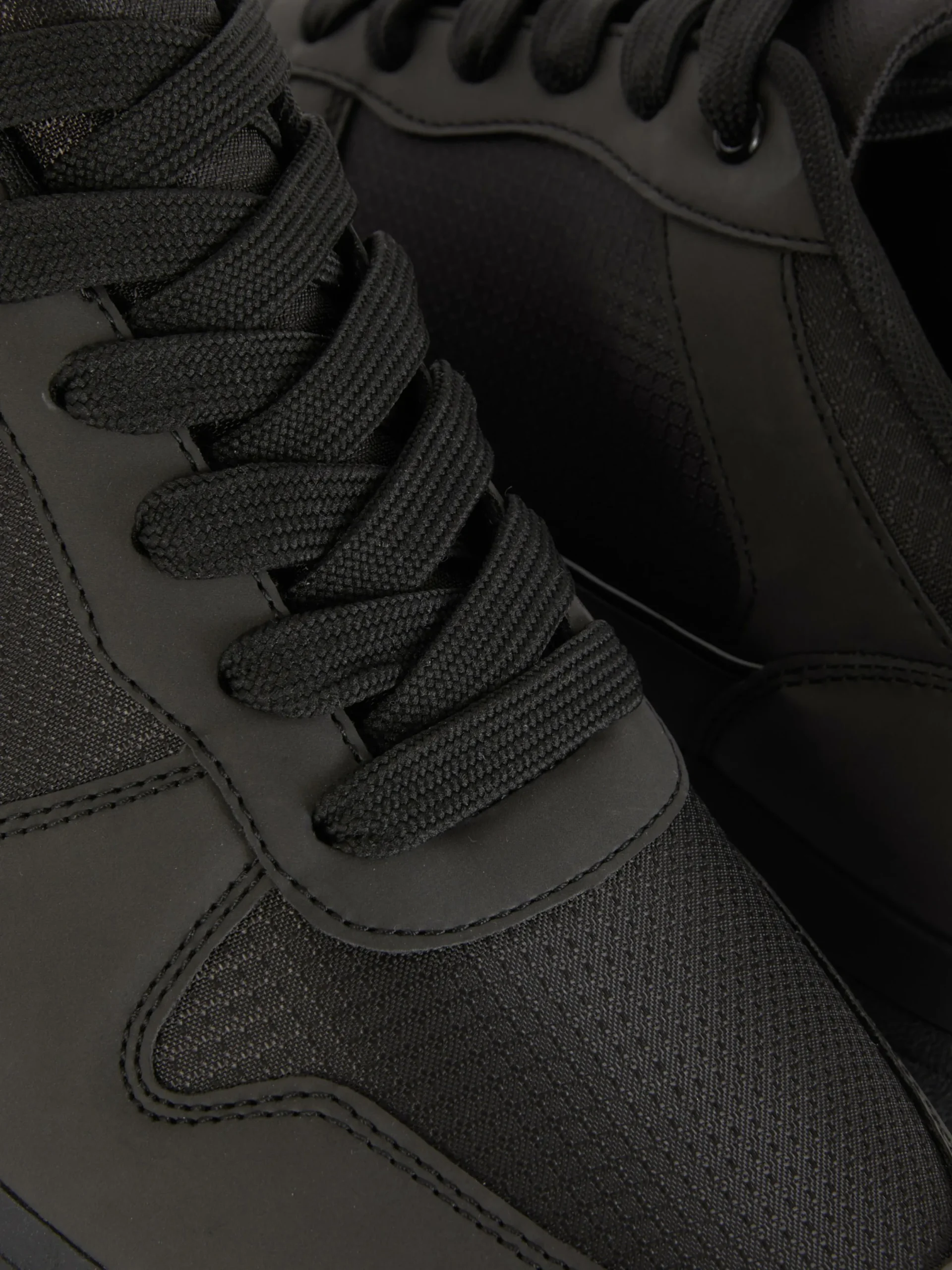 Baskets|Vêtements De Sport|Primark Baskets Sportives à Semelle épaisse Noir