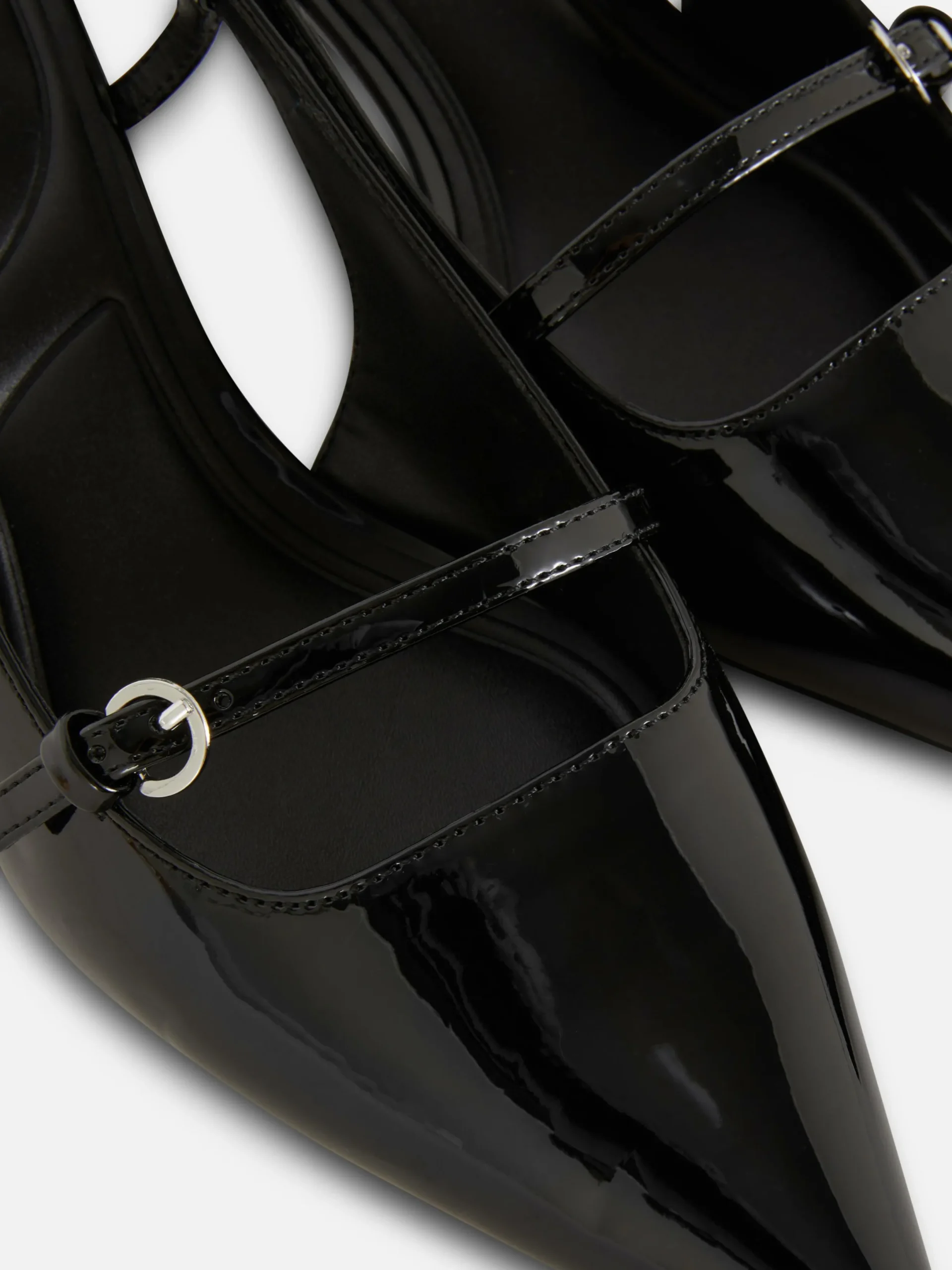 Vêtements Gothiques|Chaussures À Talons|Primark Chaussures Vernies à Talon Bas Et à Boucle Noir