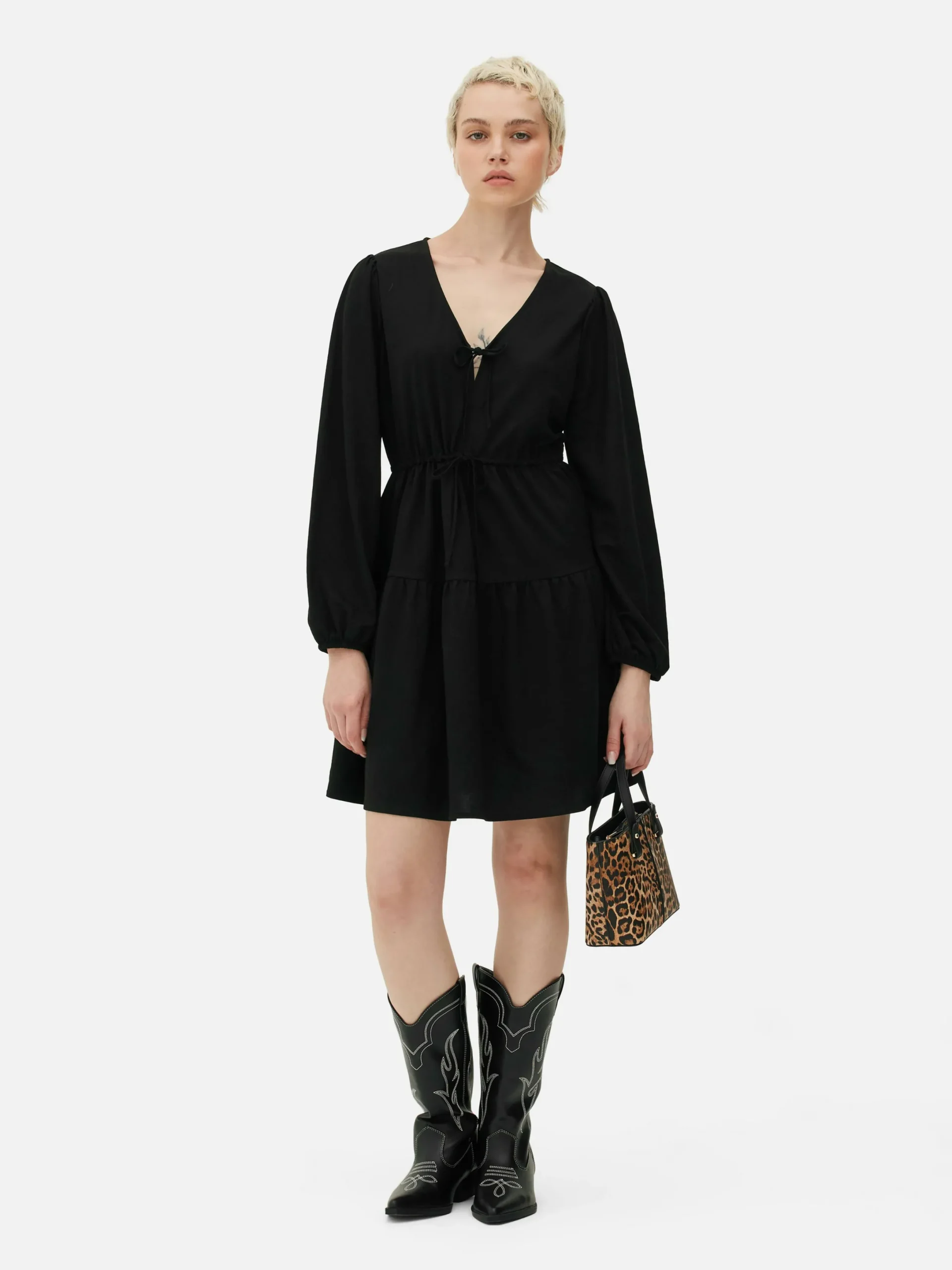 Robes|Primark Mini Robe à Smocks Avec Col En V Et Liens à Nouer Noir